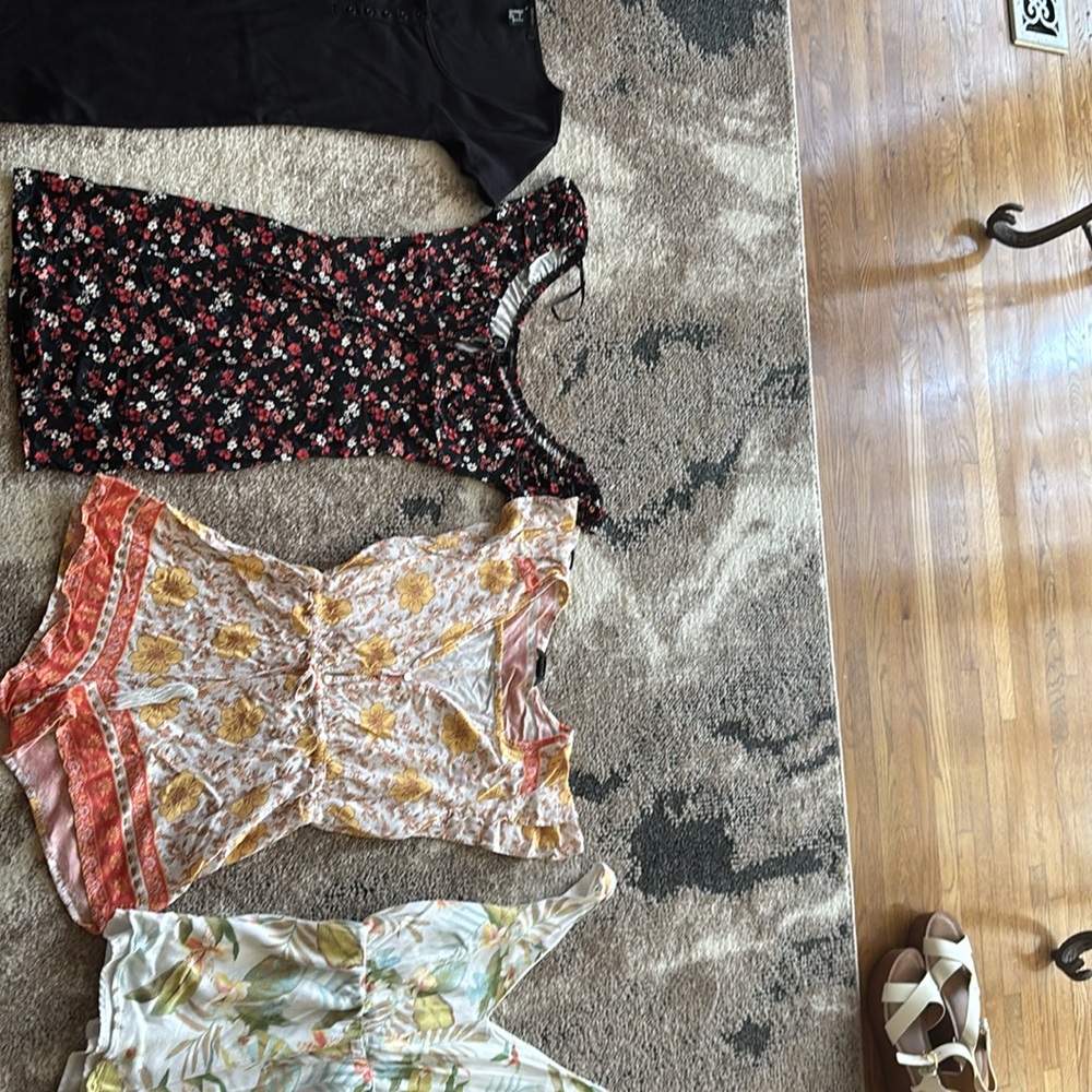 4 PIECES (2 mini dresses and 2 rompers) in SMALL